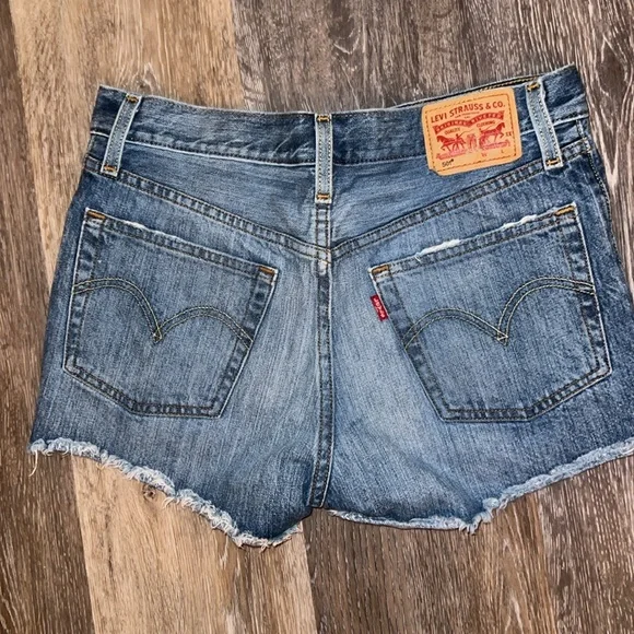 LEVI SHORTS - Picture 2 of 2